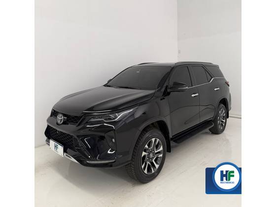 TOYOTA HILUX SW4 2.8 D-4D TURBO DIESEL SRX PLATINUM 7L 4X4 AUTOMÁTICO